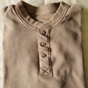 Eddie Bauer Men’s Henley Sweater Shirt – XL, Peanut, NEW WITHOUT TAGS!